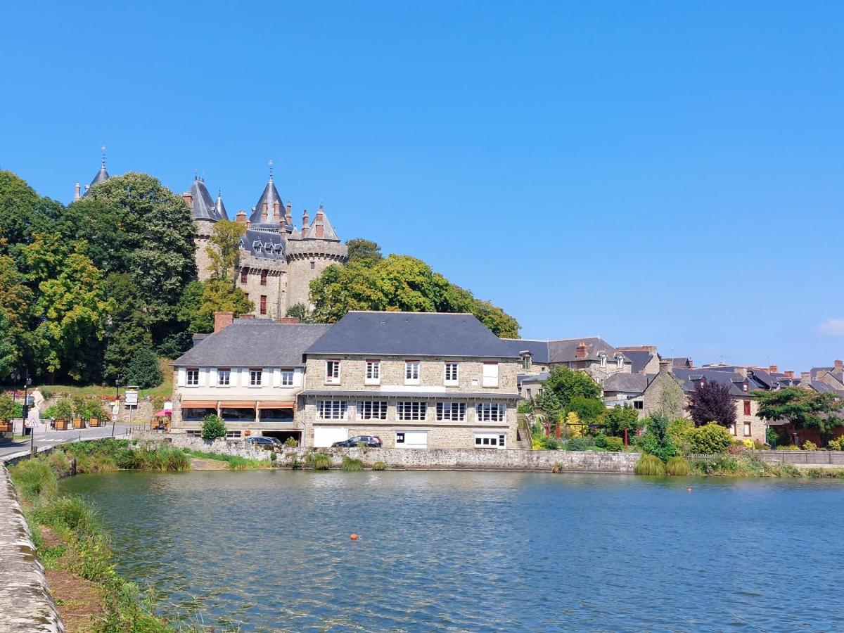 Hotel Restaurant Du Lac Combourg Exterior photo