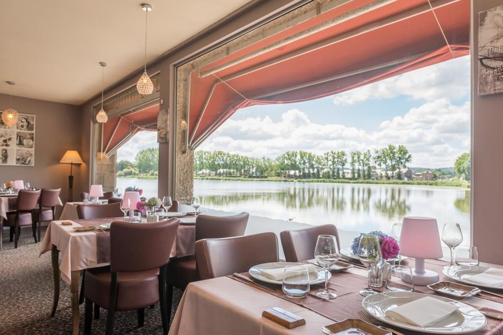 Hotel Restaurant Du Lac Combourg Exterior photo