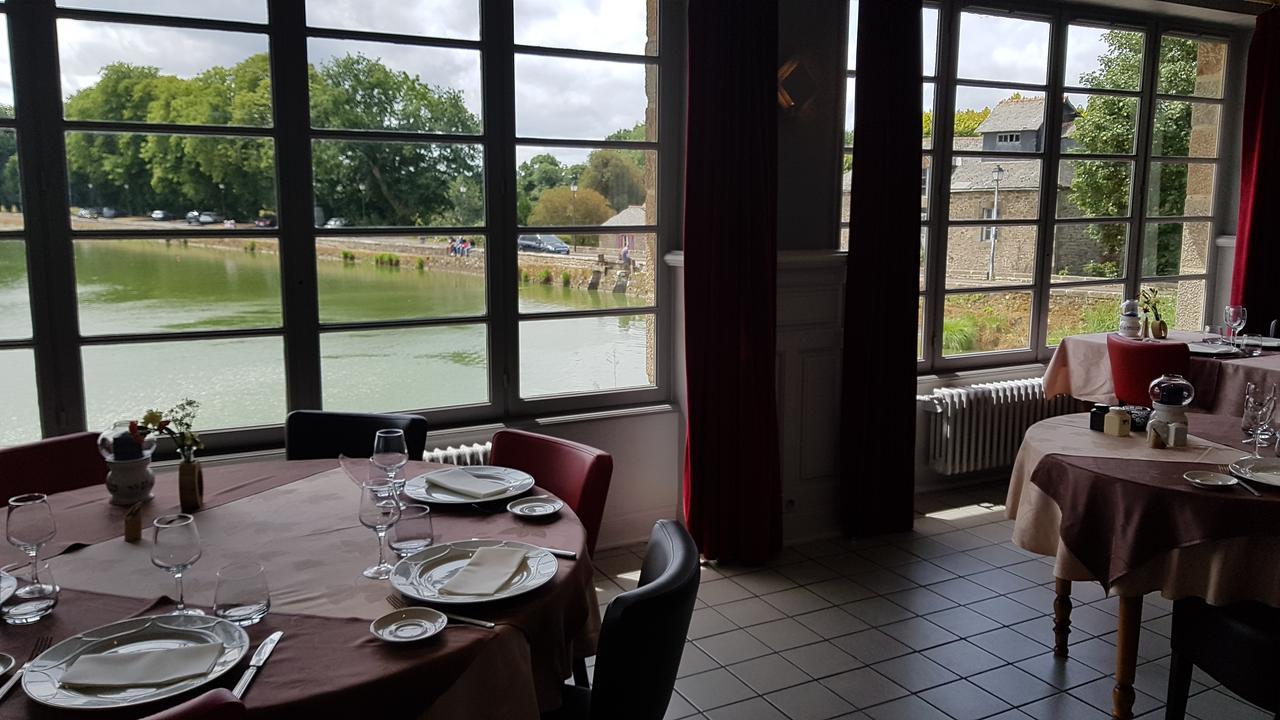 Hotel Restaurant Du Lac Combourg Exterior photo