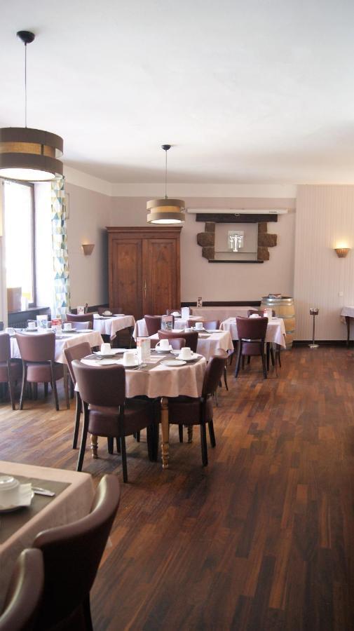 Hotel Restaurant Du Lac Combourg Exterior photo