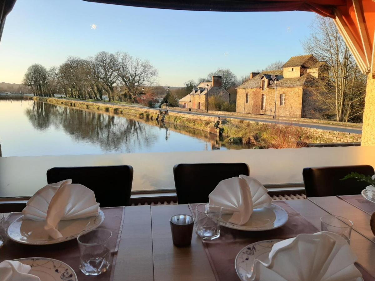 Hotel Restaurant Du Lac Combourg Exterior photo