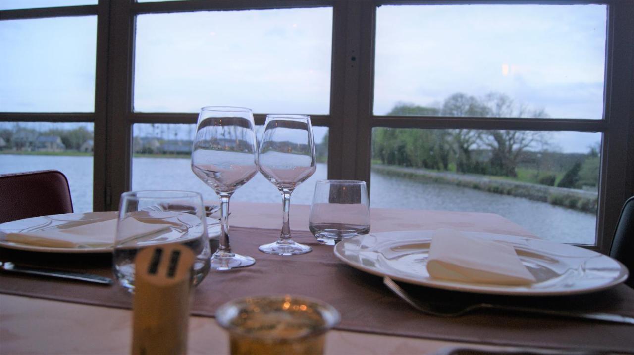 Hotel Restaurant Du Lac Combourg Exterior photo